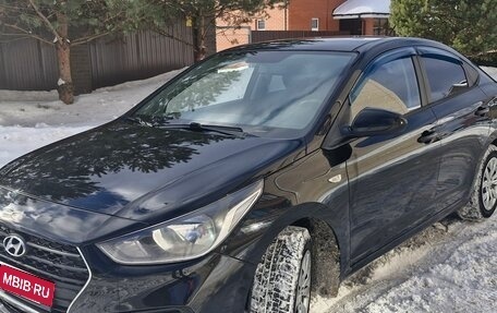 Hyundai Solaris II рестайлинг, 2018 год, 1 200 000 рублей, 1 фотография