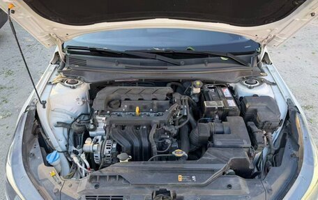 Hyundai Elantra, 2022 год, 1 800 000 рублей, 7 фотография