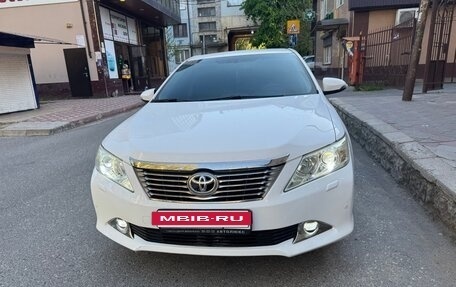 Toyota Camry, 2013 год, 1 650 000 рублей, 2 фотография