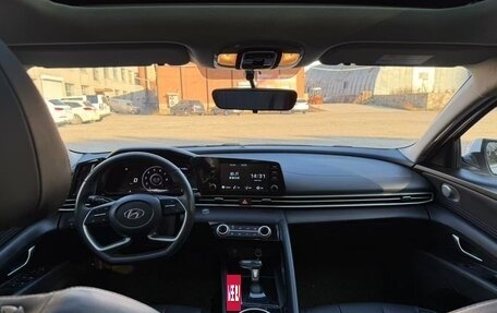 Hyundai Elantra, 2022 год, 1 800 000 рублей, 8 фотография