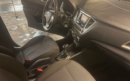 Hyundai Solaris II рестайлинг, 2019 год, 900 000 рублей, 7 фотография