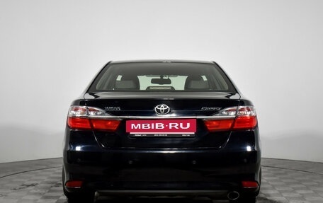 Toyota Camry, 2015 год, 1 890 000 рублей, 6 фотография