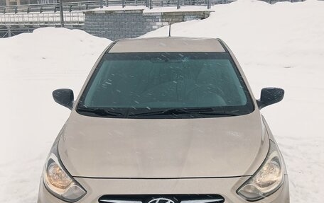 Hyundai Solaris II рестайлинг, 2012 год, 530 000 рублей, 2 фотография