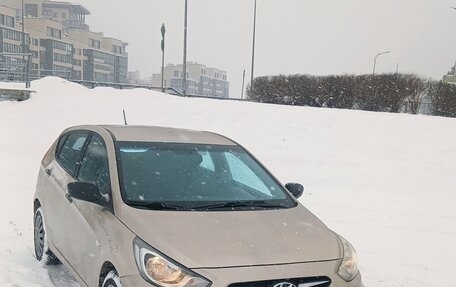 Hyundai Solaris II рестайлинг, 2012 год, 530 000 рублей, 4 фотография