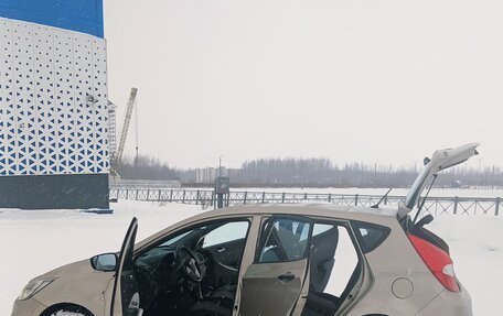 Hyundai Solaris II рестайлинг, 2012 год, 530 000 рублей, 8 фотография