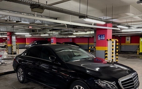 Mercedes-Benz E-Класс, 2018 год, 2 700 000 рублей, 1 фотография