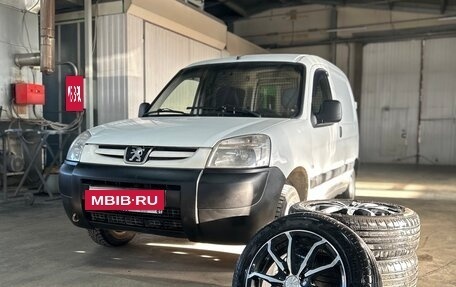 Peugeot Partner II рестайлинг 2, 2011 год, 400 000 рублей, 1 фотография