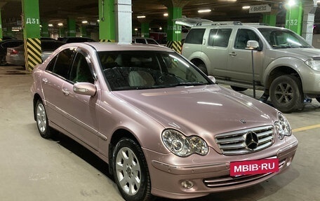 Mercedes-Benz C-Класс, 2005 год, 1 100 000 рублей, 3 фотография