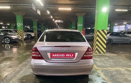 Mercedes-Benz C-Класс, 2005 год, 1 100 000 рублей, 7 фотография