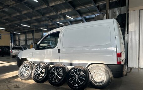 Peugeot Partner II рестайлинг 2, 2011 год, 400 000 рублей, 3 фотография