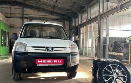 Peugeot Partner II рестайлинг 2, 2011 год, 400 000 рублей, 2 фотография