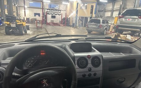 Peugeot Partner II рестайлинг 2, 2011 год, 400 000 рублей, 5 фотография