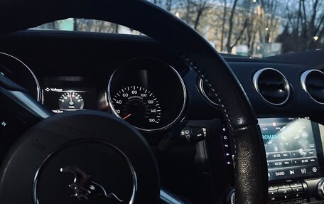 Ford Mustang VI рестайлинг, 2020 год, 2 850 000 рублей, 2 фотография