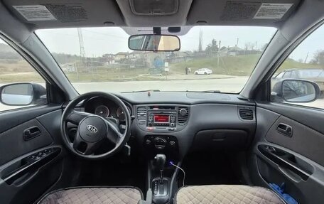 KIA Rio II, 2011 год, 650 000 рублей, 2 фотография
