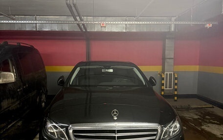 Mercedes-Benz E-Класс, 2018 год, 2 700 000 рублей, 2 фотография