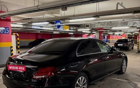 Mercedes-Benz E-Класс, 2018 год, 2 700 000 рублей, 3 фотография