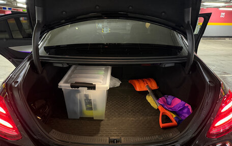 Mercedes-Benz E-Класс, 2018 год, 2 700 000 рублей, 19 фотография