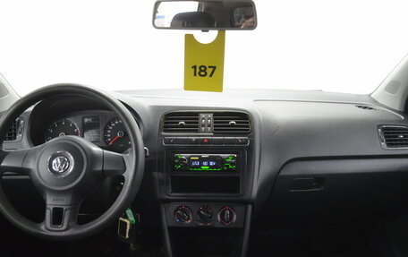 Volkswagen Polo VI (EU Market), 2011 год, 570 000 рублей, 14 фотография