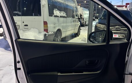 Toyota Vitz, 2018 год, 965 000 рублей, 13 фотография