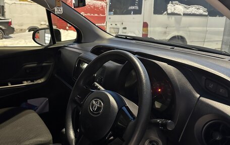 Toyota Vitz, 2018 год, 965 000 рублей, 9 фотография