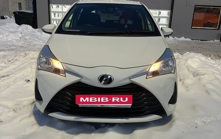 Toyota Vitz, 2018 год, 965 000 рублей, 2 фотография