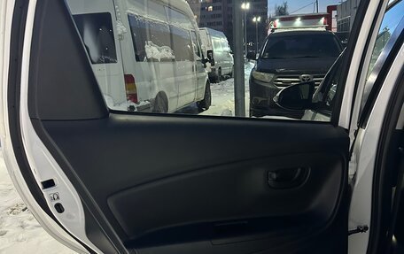 Toyota Vitz, 2018 год, 965 000 рублей, 14 фотография