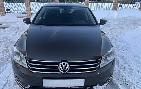 Volkswagen Passat B7, 2012 год, 999 999 рублей, 1 фотография
