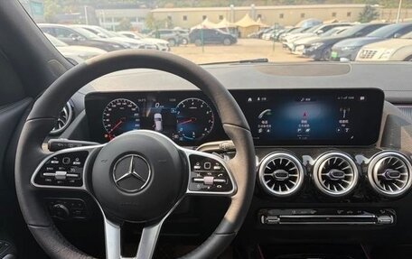 Mercedes-Benz GLA, 2021 год, 2 800 000 рублей, 11 фотография