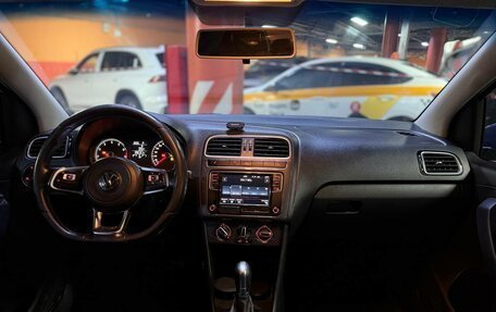 Volkswagen Polo VI (EU Market), 2018 год, 810 000 рублей, 13 фотография