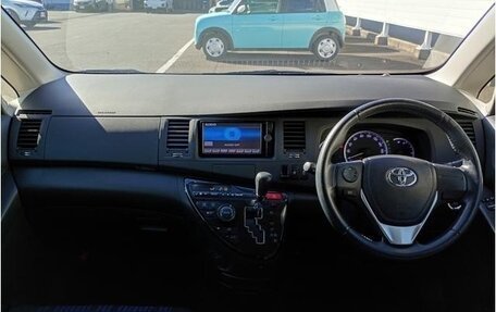 Toyota ISis I, 2015 год, 1 150 000 рублей, 9 фотография