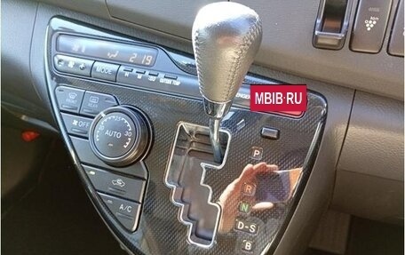 Toyota ISis I, 2015 год, 1 150 000 рублей, 11 фотография