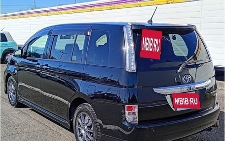 Toyota ISis I, 2015 год, 1 150 000 рублей, 4 фотография