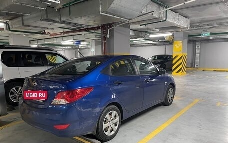 Hyundai Solaris II рестайлинг, 2013 год, 990 000 рублей, 3 фотография