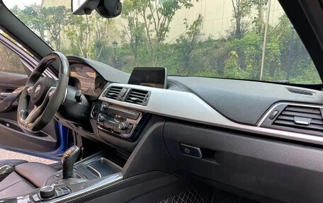 BMW 3 серия, 2018 год, 1 810 000 рублей, 14 фотография