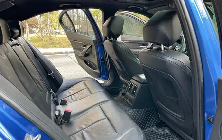 BMW 3 серия, 2018 год, 1 810 000 рублей, 11 фотография