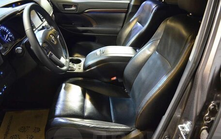 Toyota Highlander III, 2013 год, 3 050 000 рублей, 10 фотография