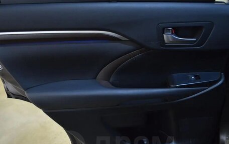 Toyota Highlander III, 2013 год, 3 050 000 рублей, 9 фотография