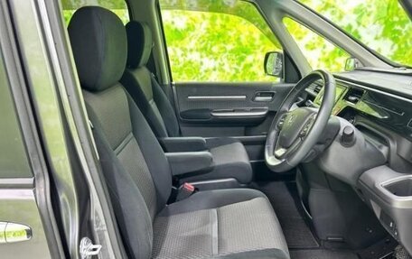 Honda Stepwgn IV, 2017 год, 1 420 000 рублей, 4 фотография