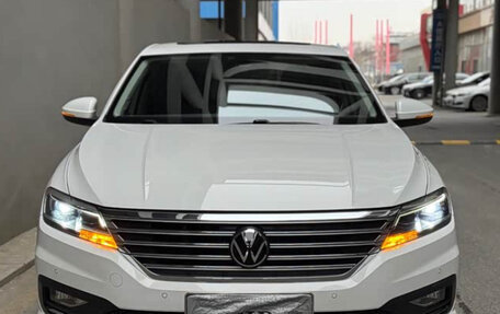 Volkswagen Lavida, 2022 год, 1 750 000 рублей, 2 фотография