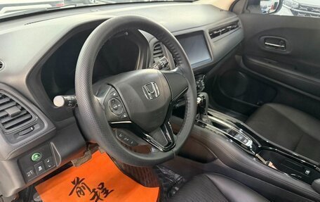 Honda Vezel, 2022 год, 1 440 000 рублей, 10 фотография