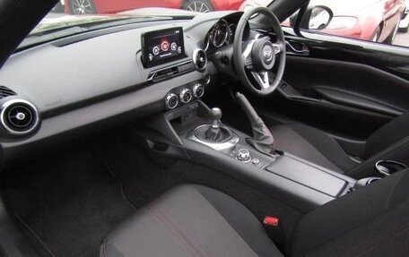 Mazda Roadster IV (ND), 2018 год, 1 400 000 рублей, 30 фотография