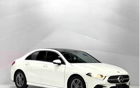 Mercedes-Benz A-Класс, 2023 год, 1 650 000 рублей, 3 фотография