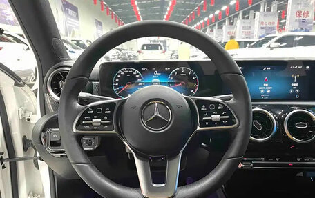 Mercedes-Benz A-Класс, 2023 год, 1 650 000 рублей, 9 фотография