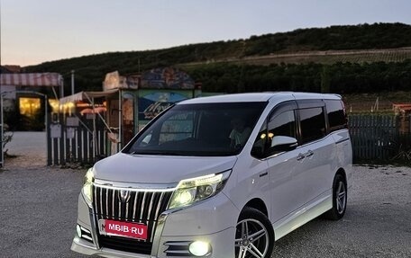 Toyota Esquire I, 2015 год, 2 400 000 рублей, 1 фотография