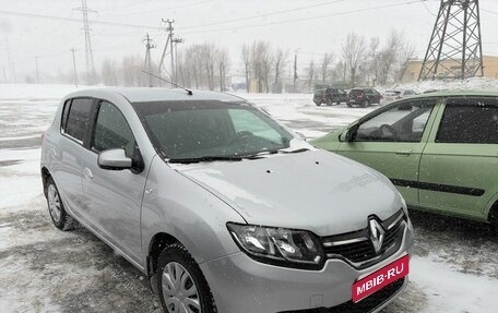 Renault Sandero II рестайлинг, 2018 год, 870 000 рублей, 1 фотография