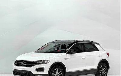 Volkswagen T-Roc I, 2023 год, 1 570 000 рублей, 1 фотография