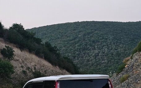 Toyota Esquire I, 2015 год, 2 400 000 рублей, 4 фотография