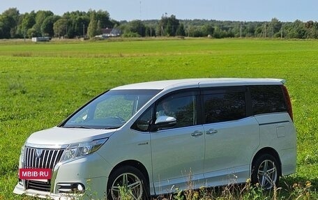 Toyota Esquire I, 2015 год, 2 400 000 рублей, 5 фотография