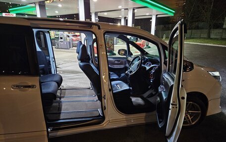 Toyota Esquire I, 2015 год, 2 400 000 рублей, 11 фотография