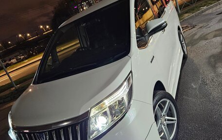 Toyota Esquire I, 2015 год, 2 400 000 рублей, 12 фотография